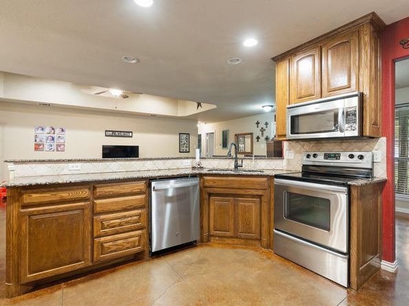 800  Stella Mae Drive , Fort Worth Texas 76028