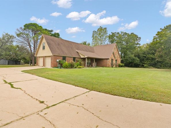 800  Stella Mae Drive , Fort Worth Texas 76028