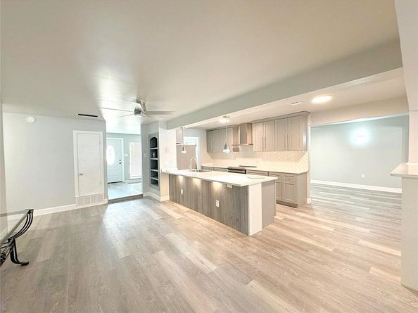 909  Milky Way , Garland Texas 75040