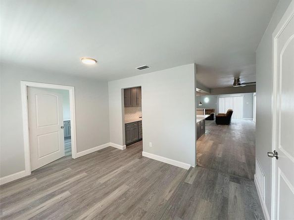 909  Milky Way , Garland Texas 75040