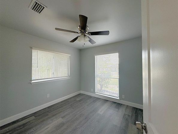 909  Milky Way , Garland Texas 75040