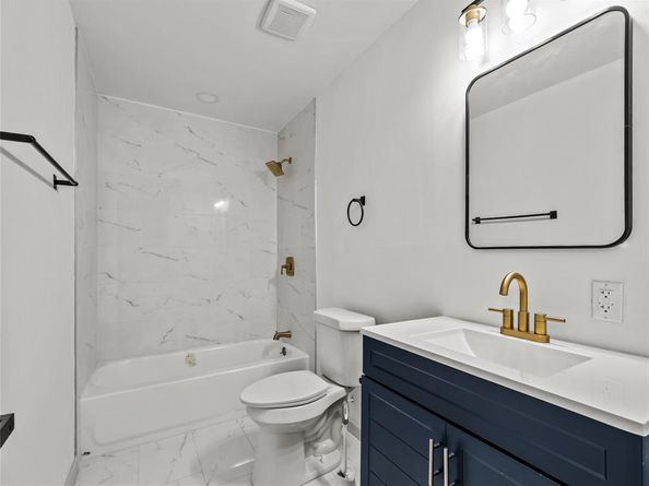 326  Bluebonnet Trail , Garland Texas 75043