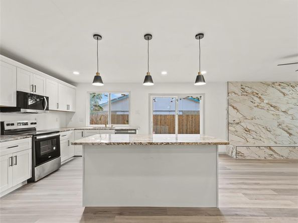 326  Bluebonnet Trail , Garland Texas 75043