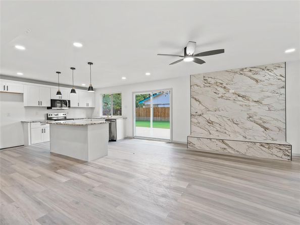 326  Bluebonnet Trail , Garland Texas 75043