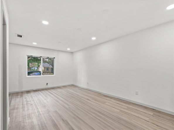 326  Bluebonnet Trail , Garland Texas 75043