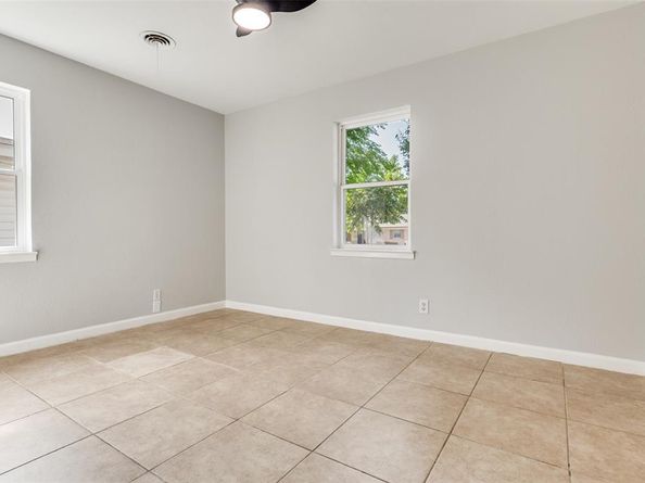 601  Alaska Street , Arlington Texas 76011