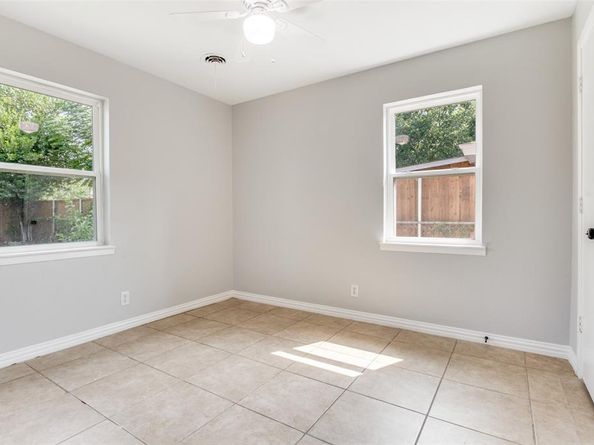 601  Alaska Street , Arlington Texas 76011