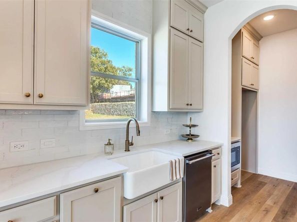 8965  Armstrong Court , Benbrook Texas 76126