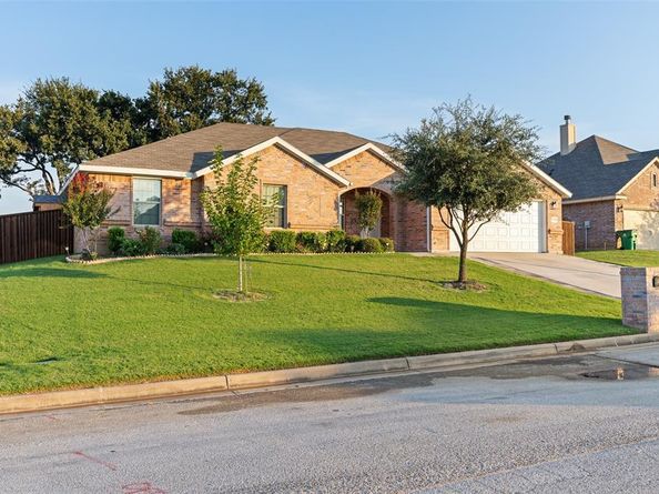 3733  Cecelia Lane , Forest Hill Texas 76140