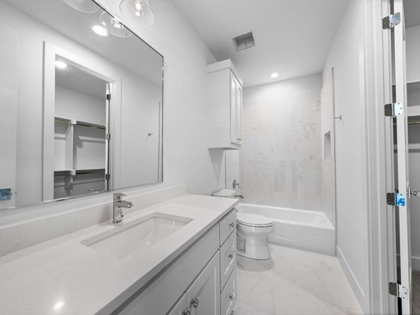 7623  Robin Road , Dallas Texas 75209