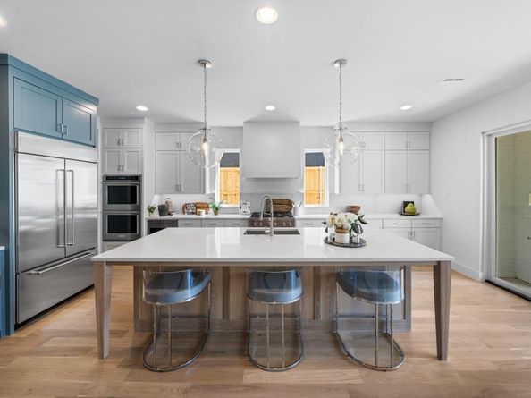 7623  Robin Road , Dallas Texas 75209