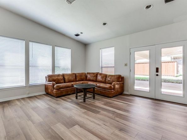 405  Lawndale Drive , Richardson Texas 75080