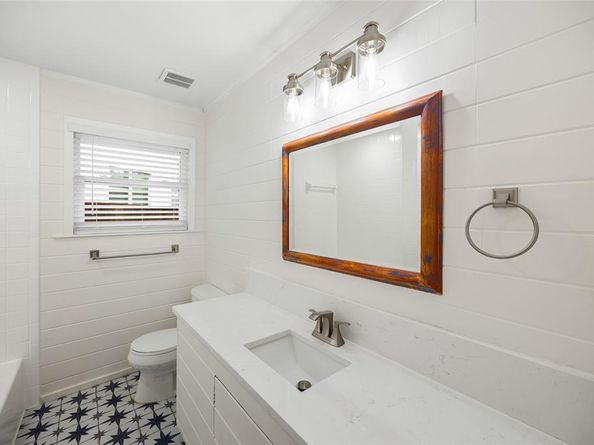 7024  Irongate Lane , Dallas Texas 75214