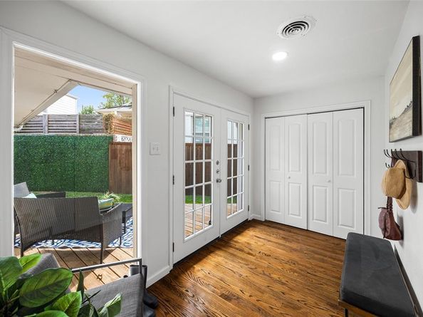 7024  Irongate Lane , Dallas Texas 75214