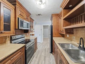 602 N Ector Drive , Euless Texas 76039