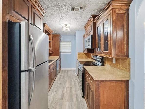 602 N Ector Drive , Euless Texas 76039