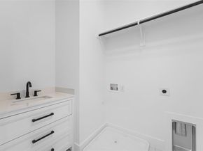 1320  Compton Street , Dallas Texas 75203