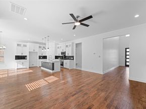 1320  Compton Street , Dallas Texas 75203