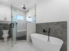 1320  Compton Street , Dallas Texas 75203