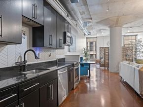 1122  Jackson Street  718, Dallas Texas 75202