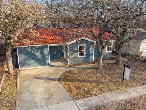 3825  Childress Street , Fort Worth Texas 76119