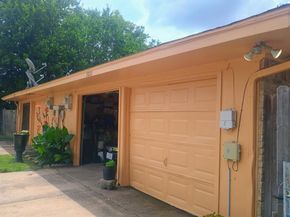 1001  Hunters creek  , DeSoto Texas 75115