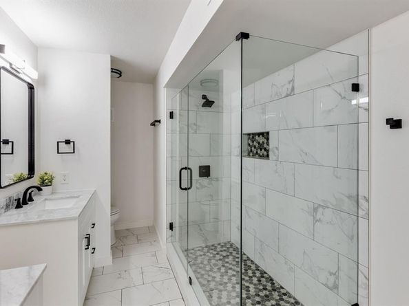 15221  Berry Trail  304, Dallas Texas 75248