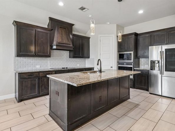 609  Richard Street , Crowley Texas 76036