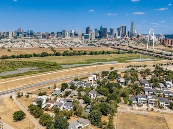 3338  Coronet Boulevard , Dallas Texas 75212