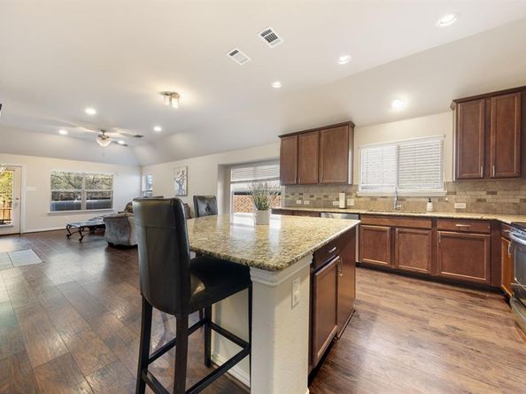 433  Castle Street , DeSoto Texas 75115