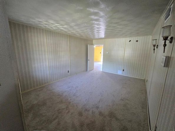 212 N Longacre Lane , Dallas Texas 75217