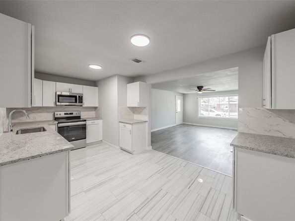 5569  Burton Avenue , Fort Worth Texas 76119