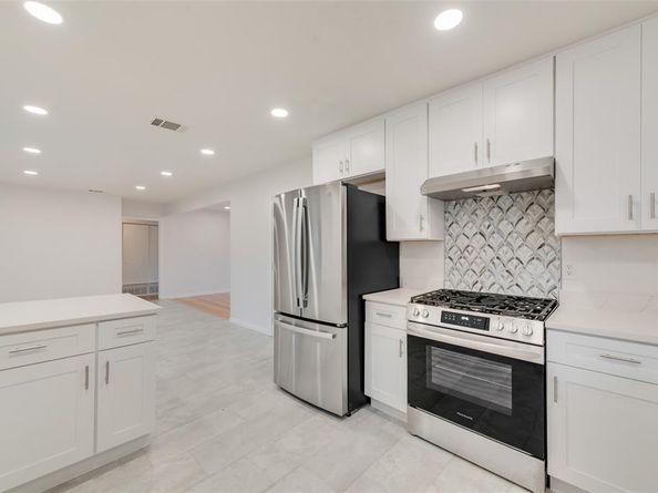 2643  San Medina Avenue , Dallas Texas 75228