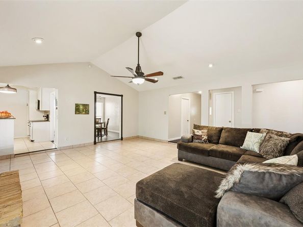 1508  Strawberry Circle , Irving Texas 75060