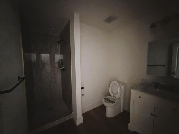 400  Lansing Street , Dallas Texas 75203