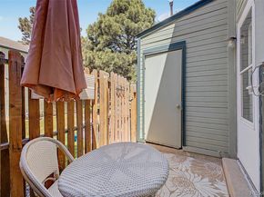 1685 S Blackhawk Way B, Aurora CO 80012
