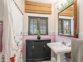 Undisclosed Address #6358848, Denver CO 80207