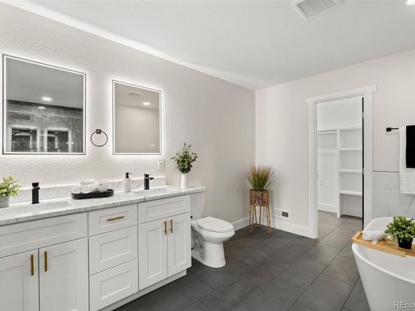 2655 Monaco Parkway, Denver CO 80207