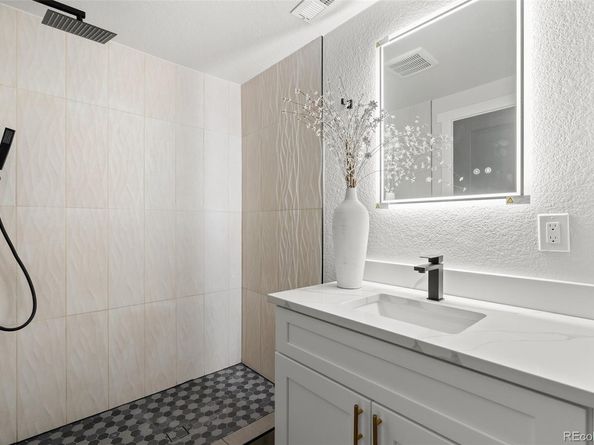 2655 Monaco Parkway, Denver CO 80207