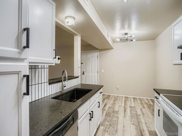1074 S Dearborn Street 306, Aurora CO 80012