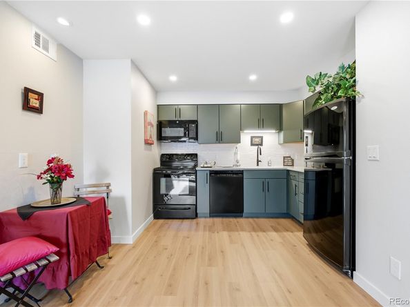 2575 S Syracuse Way 205, Denver CO 80231