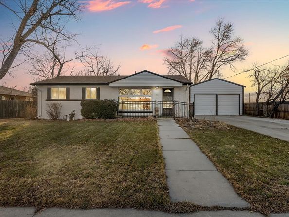555 Everett Street, Lakewood CO 80226