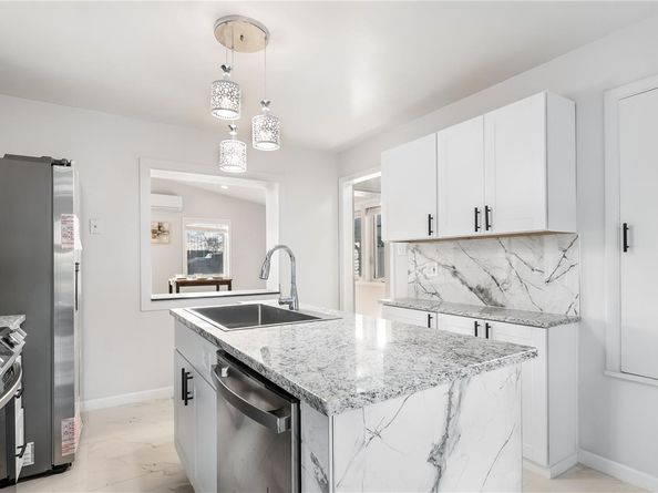 555 Everett Street, Lakewood CO 80226