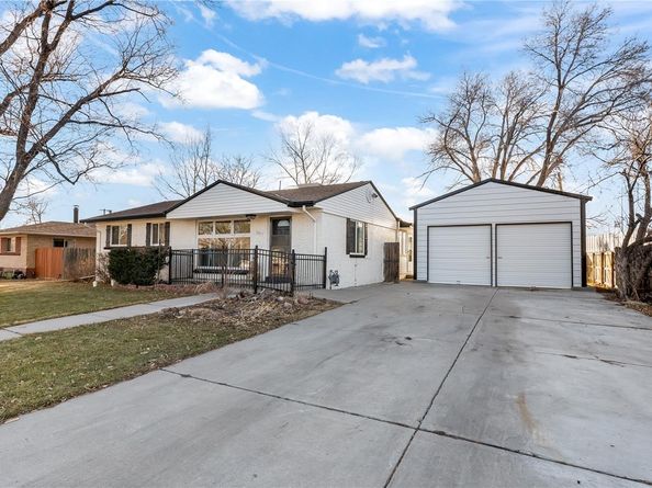 555 Everett Street, Lakewood CO 80226