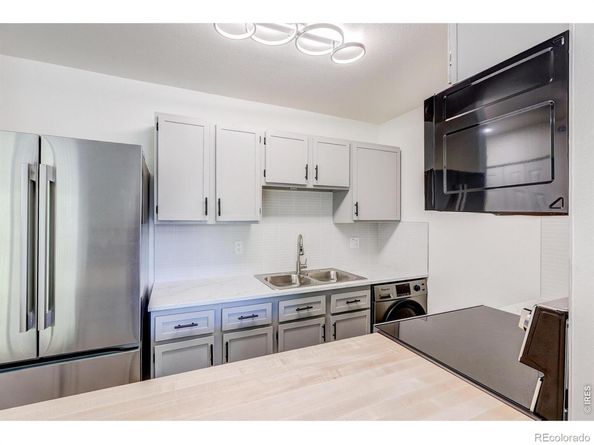 225 E 8th Avenue 17, Longmont CO 80504
