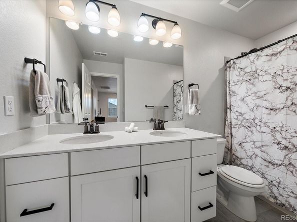 8208 S Trails Edge Way, Centennial CO 80112