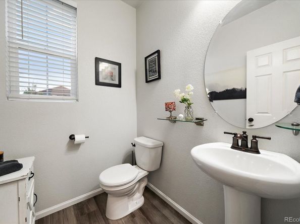 8208 S Trails Edge Way, Centennial CO 80112