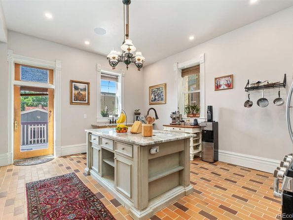 2721 Curtis Street, Denver CO 80205