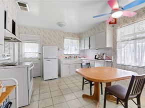 Undisclosed Address #2999922, Aurora CO 80010