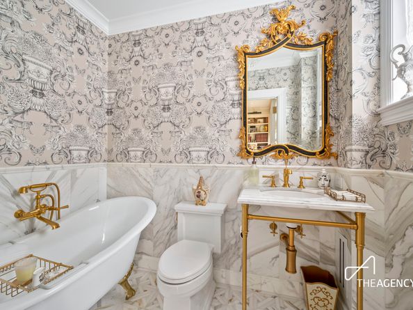 350 East 57th Street 15B, New York NY 10022